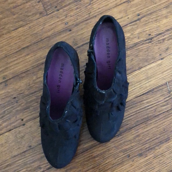 Madden Ruffled Booties - Picture 4 of 6